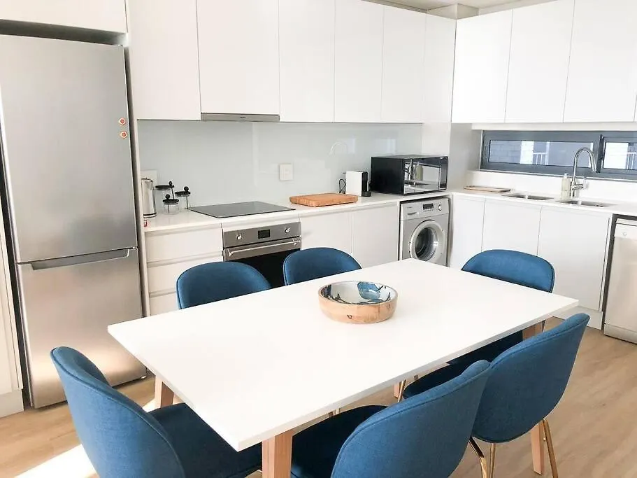 Axis-Luxury Two Bedroom With Ocean And Mountain Views - 3 Cape Town